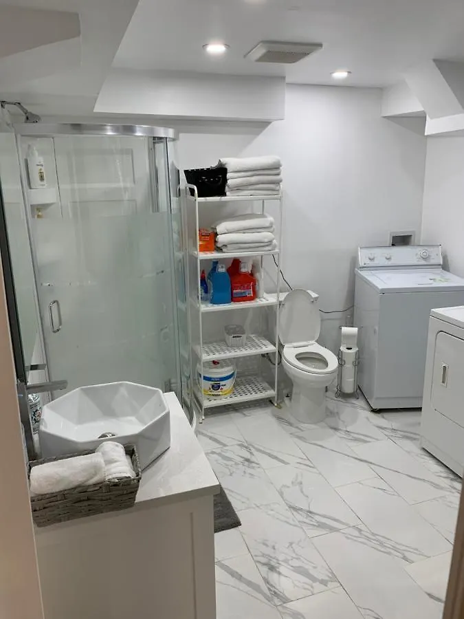 招待所 多伦多 Big Oasis Studio Near Airport Yyz酒店 加拿大