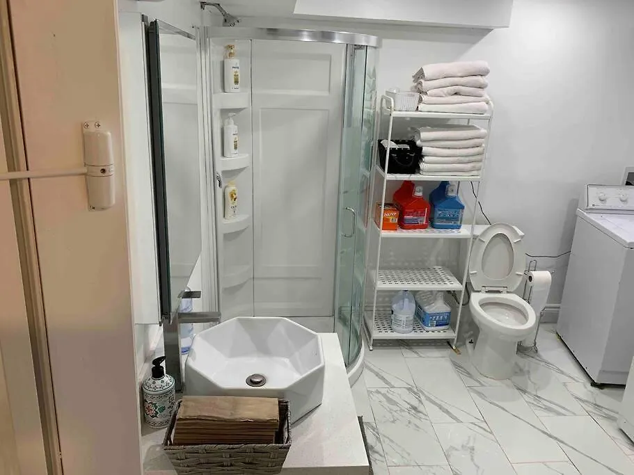 多伦多 Big Oasis Studio Near Airport Yyz酒店 0*,  加拿大