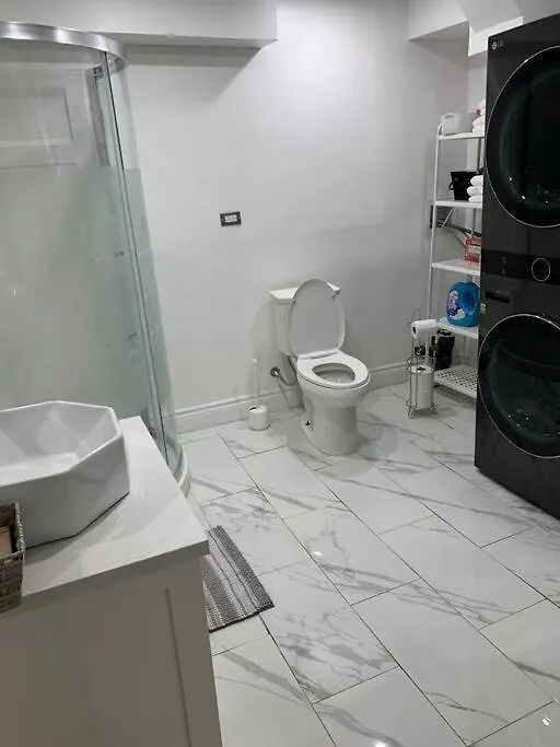 招待所 多伦多 Big Oasis Studio Near Airport Yyz酒店